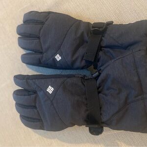 Columbia waterproof ski gloves with Omni-Heat reflective technology
Insulated
